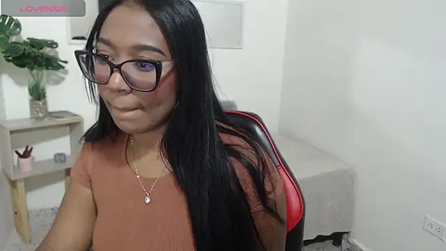 Chell Ivy online show from April 20, 2026, 2:09 pm