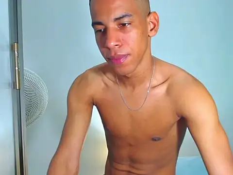 LuigiLuxs online show from June 30, 2026, 3:29 am