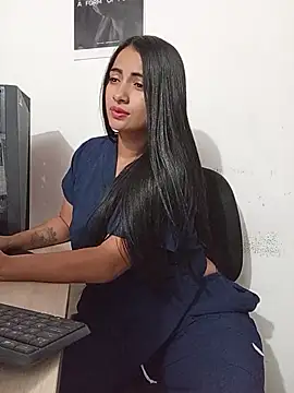 Snapshot of DaniellaGiraldo chatting on June 23, 2026, 1:42 pm DaniellaGiraldo online show from June 23, 2026, 1:42 pm
