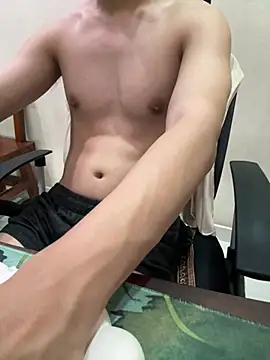 felixox25 online show from May 12, 2026, 7:05 am