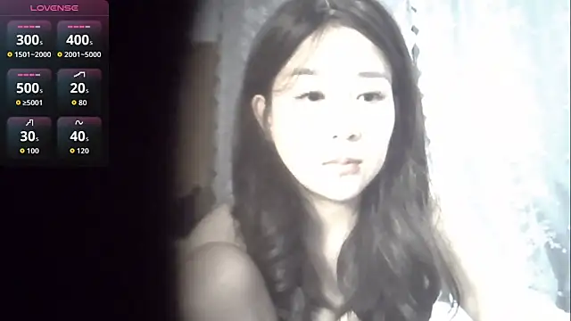 baiyueguang66 online show from April 28, 2026, 12:32 pm