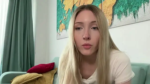 Snapshot of Kattie_Petite chatting on May 22, 2026, 4:01 pm Kattie Petite online show from May 22, 2026, 4:01 pm
