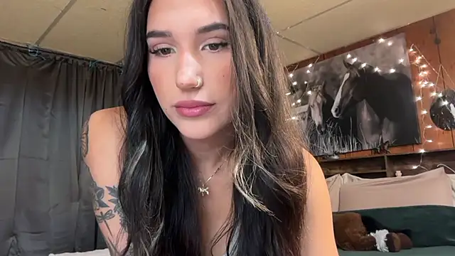 Snapshot of ella2sweet chatting on June 26, 2026, 1:04 pm ella2sweet online show from June 26, 2026, 1:04 pm