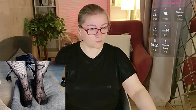 Snapshot of Alexandra_Kind chatting on June 2, 2026, 1:46 pm Alexandra Kind online show from June 2, 2026, 1:46 pm