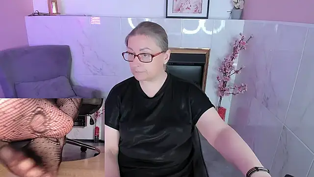 Snapshot of Alexandra_Kind chatting on June 11, 2026, 8:51 pm Alexandra Kind online show from June 11, 2026, 8:51 pm
