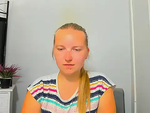Snapshot of RoseTeacherX chatting on June 10, 2026, 5:12 pm RoseTeacherX online show from June 10, 2026, 5:12 pm