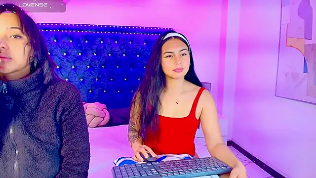 Serena and zoe online show from April 17, 2026, 8:01 pm