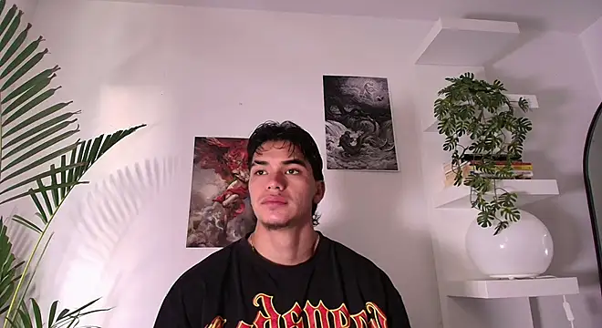 andyypalmer  online show from May 7, 2026, 11:48 am