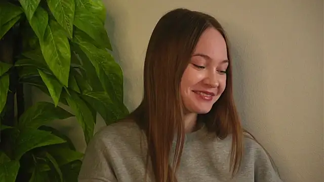 PattieGrzywinski online show from April 21, 2026, 12:22 pm