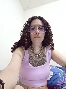 Snapshot of Aura_Phone chatting on May 9, 2026, 3:34 am Aura Phone online show from May 9, 2026, 3:34 am