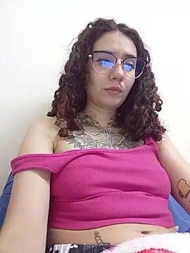Snapshot of Aura_Phone chatting on May 14, 2026, 3:46 am Aura Phone online show from May 14, 2026, 3:46 am