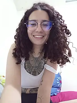Snapshot of Aura_Phone chatting on May 22, 2026, 2:30 am Aura Phone online show from May 22, 2026, 2:30 am