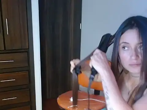 LucyArcy online show from April 18, 2026, 7:58 pm