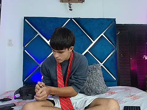 EdwinBoys online show from April 18, 2026, 12:53 pm