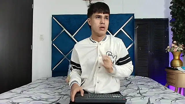 EdwinBoys online show from May 23, 2026, 12:53 pm