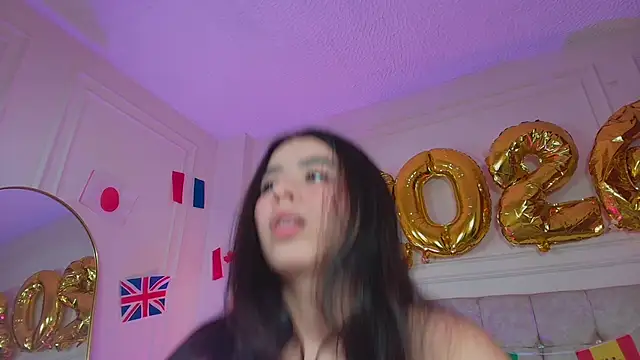 SophieBuitrago online show from June 16, 2026, 7:05 pm