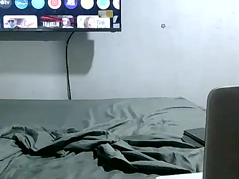 MOPRI1988 online show from April 23, 2026, 12:12 am