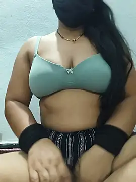 sweetylove01 online show from June 7, 2026, 5:49 pm