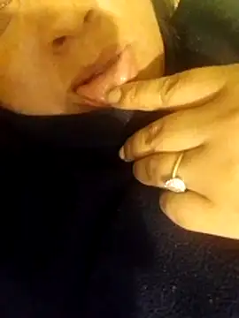 Snapshot of Gaby_lulu chatting on June 10, 2026, 2:01 am Gaby lulu online show from June 10, 2026, 2:01 am