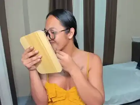 Snapshot of Jannahsofuck chatting on August 3, 2026, 6:23 am Jannahsofuck online show from August 3, 2026, 6:23 am
