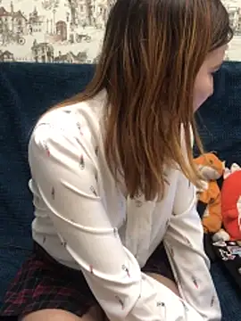 Chill Babe online show from April 18, 2026, 1:37 pm