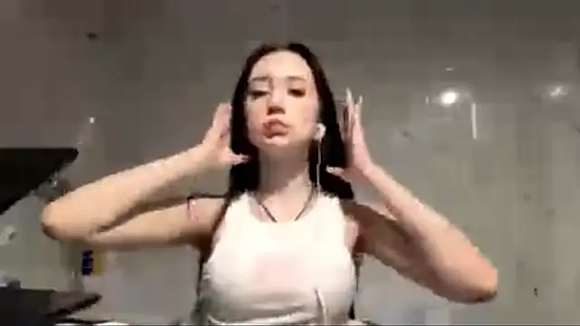 katethecutest online show from April 17, 2026, 12:19 pm