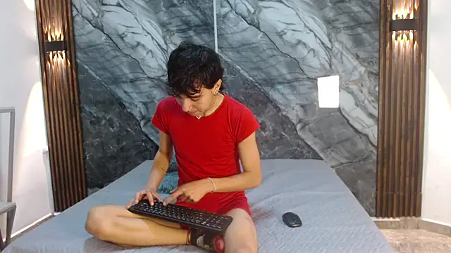 NoahWalker   online show from April 18, 2026, 11:14 am