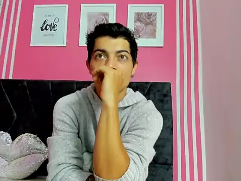 taylor Stele online show from April 17, 2026, 1:36 pm