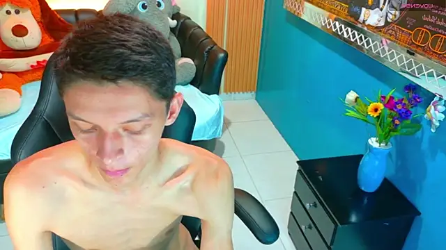 BlurEyes1 online show from April 17, 2026, 7:50 pm