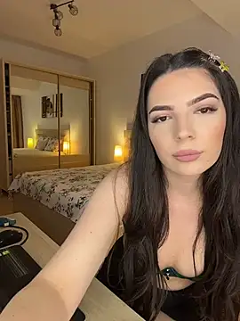 Snapshot of CandyElla_ chatting on June 7, 2026, 6:22 pm CandyElla online show from June 7, 2026, 6:22 pm