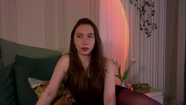 Snapshot of Suzaneey chatting on June 8, 2026, 6:52 pm Suzaneey online show from June 8, 2026, 6:52 pm