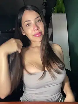 Juliett07 online show from April 16, 2026, 7:14 pm