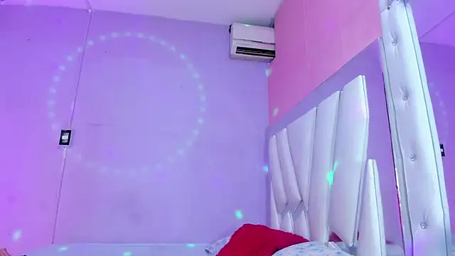Snapshot of kiara_sexyhot chatting on July 4, 2026, 11:22 pm kiara sexyhot online show from July 4, 2026, 11:22 pm