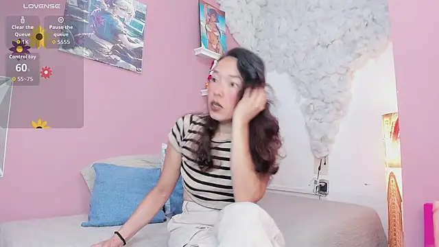 Snapshot of liz_merchan chatting on July 13, 2026, 1:25 pm liz merchan online show from July 13, 2026, 1:25 pm