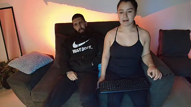 Snapshot of Alyssa_and_DAngelo chatting on July 24, 2026, 2:31 am Alyssa and DAngelo online show from July 24, 2026, 2:31 am