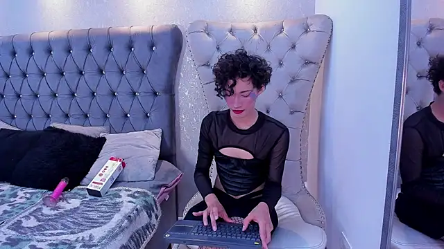 Anaciet Evans online show from April 19, 2026, 4:01 am