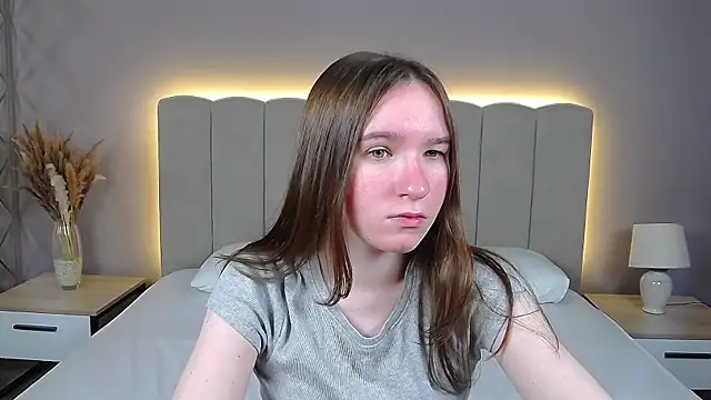 Snapshot of MarliinNova chatting on July 19, 2026, 4:05 am MarliinNova online show from July 19, 2026, 4:05 am