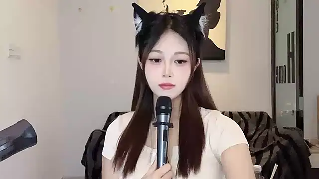 Snapshot of KiKi-011 chatting on June 11, 2026, 4:21 am KiKi-011 online show from June 11, 2026, 4:21 am