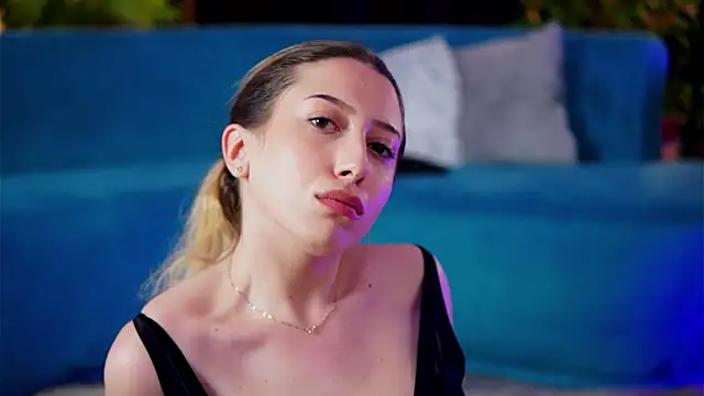 TheaOrre online show from April 18, 2026, 7:58 pm