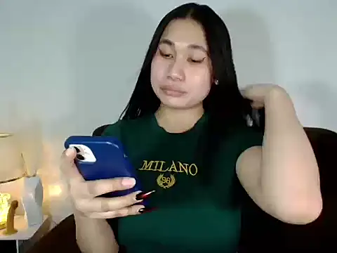 CumdesireIyahx online show from May 7, 2026, 5:29 pm
