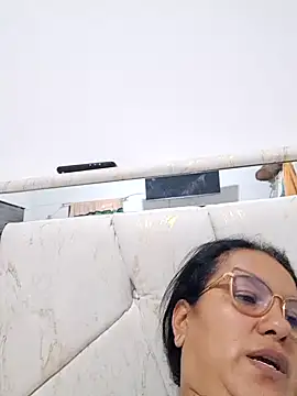 Snapshot of Samanta-42 chatting on July 18, 2026, 1:15 pm Samanta-42 online show from July 18, 2026, 1:15 pm
