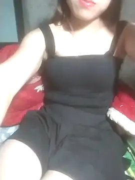 Snapshot of Zara-Lina chatting on April 18, 2026, 12:20 pm Zara-Lina online show from April 18, 2026, 12:20 pm