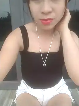 Snapshot of Zara-Lina chatting on April 29, 2026, 9:35 am Zara-Lina online show from April 29, 2026, 9:35 am