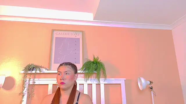 Snapshot of SofiaDiamond_ chatting on April 27, 2026, 7:23 pm SofiaDiamond online show from April 27, 2026, 7:23 pm