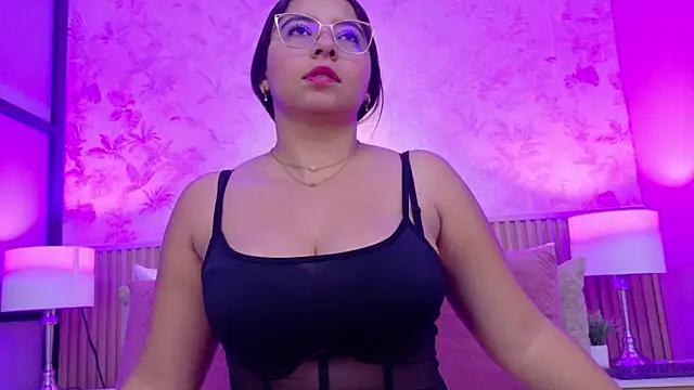 Darcy glow  online show from May 12, 2026, 11:40 am