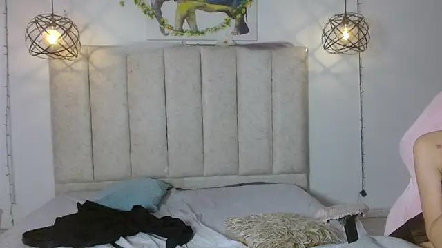 mrandmrsvixencs online show from May 11, 2026, 4:26 pm
