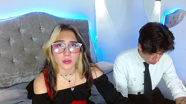 mrandmrsvixencs online show from May 28, 2026, 3:59 am