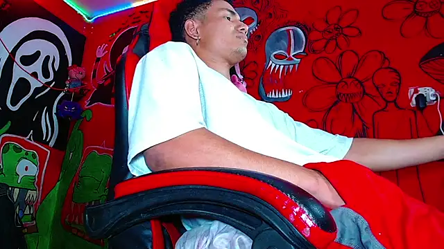 Nikkithebeastx online show from April 21, 2026, 2:51 am