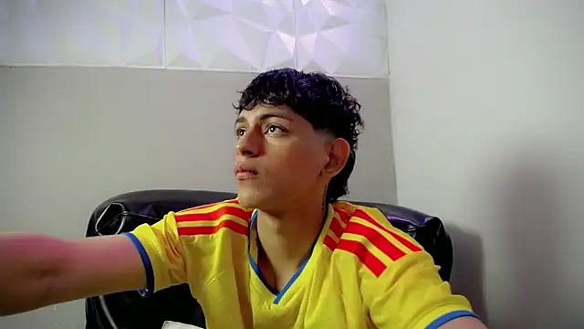 Snapshot of Yosepp_cum chatting on April 23, 2026, 3:41 am Yosepp cum online show from April 23, 2026, 3:41 am