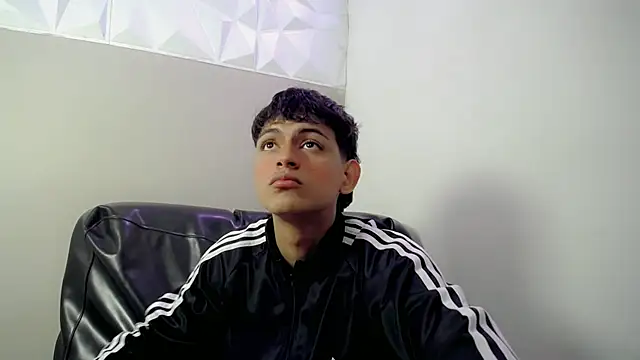 Snapshot of Yosepp_cum chatting on April 26, 2026, 3:04 am Yosepp cum online show from April 26, 2026, 3:04 am